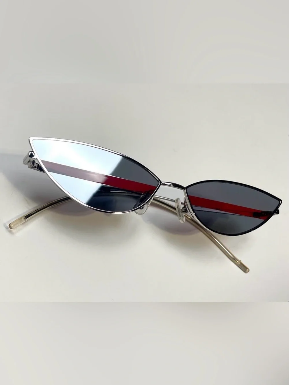 Gentle Monster POXI -02 Silver/Maroon
Slim Cat-eye Mirrored Sunglasses UNISEX - Picture 1 of 12